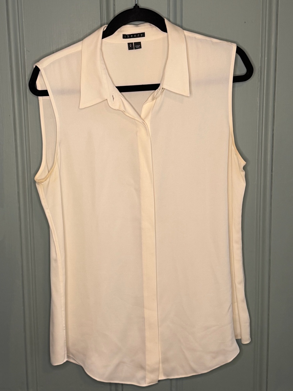 Theory Sleeveless Collared Blouse in Cream